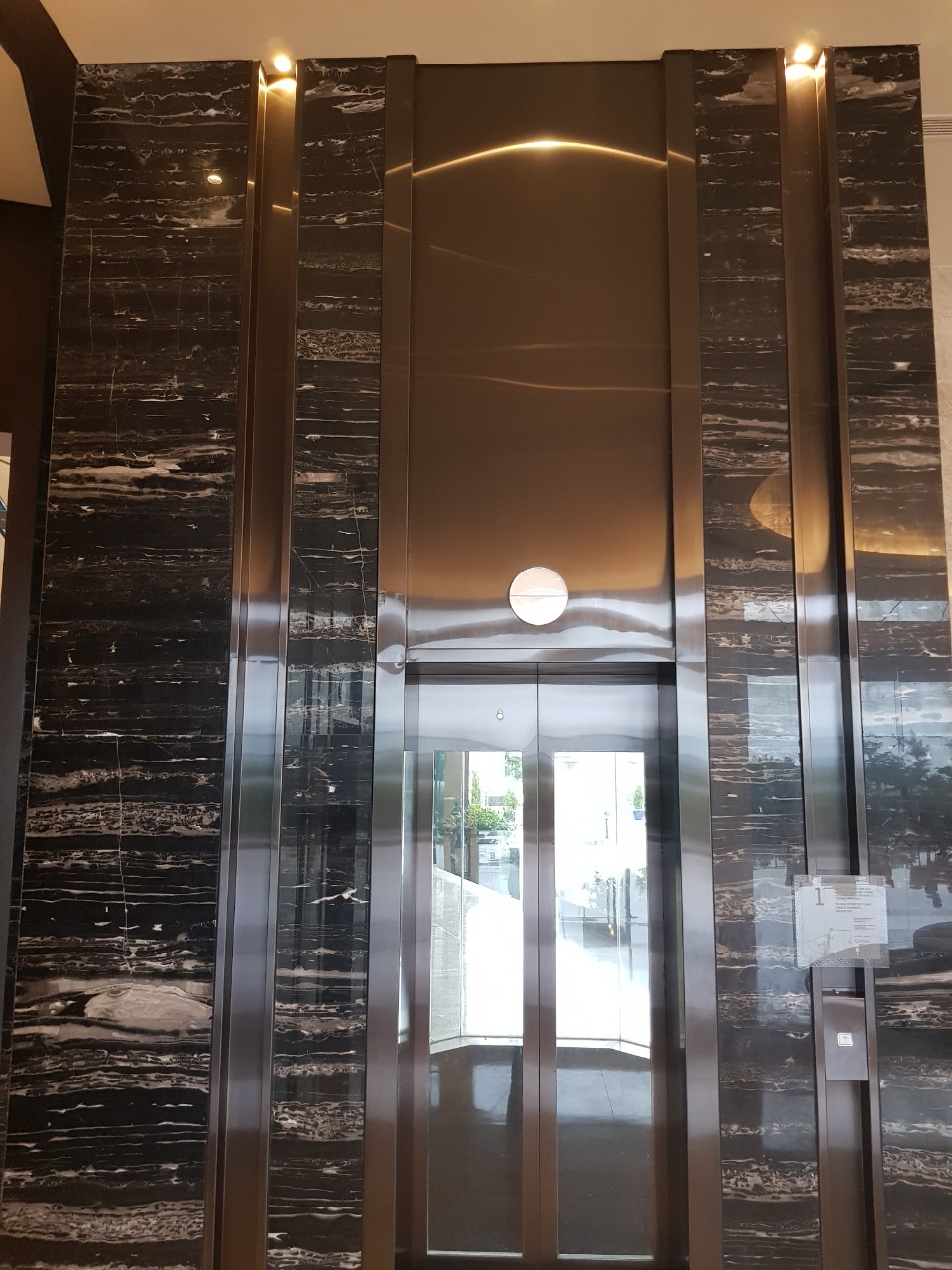 CỬA TẦNG THANG MÁY INOX LUXURY