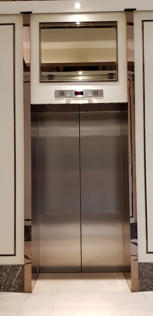 CỬA TẦNG THANG MÁY INOX LUXURY