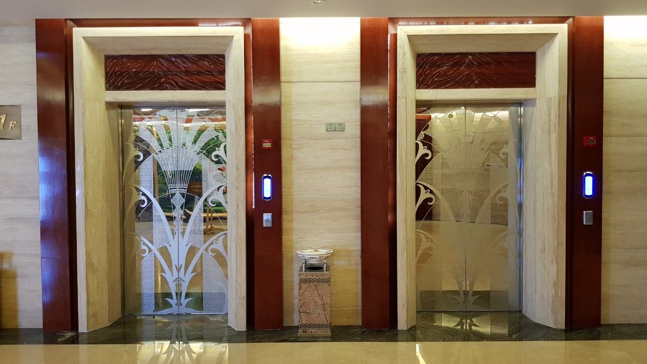 CỬA TẦNG THANG MÁY INOX LUXURY