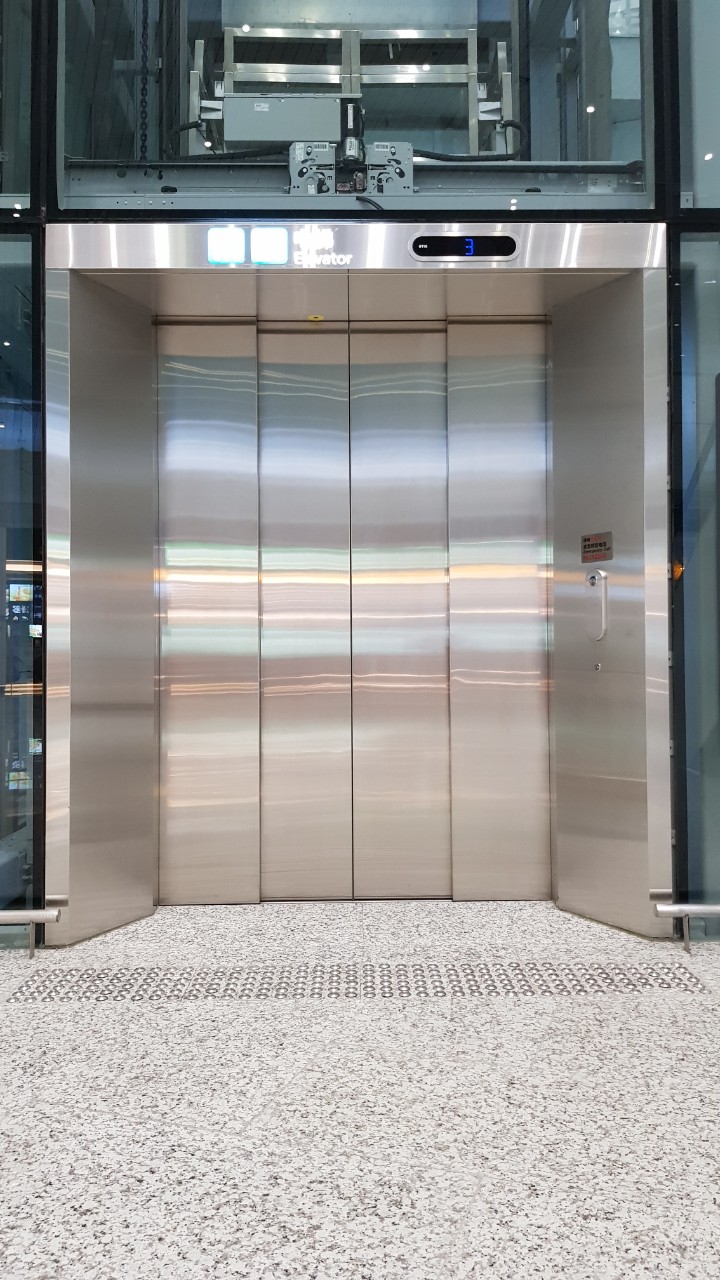 CỬA TẦNG THANG MÁY INOX LUXURY