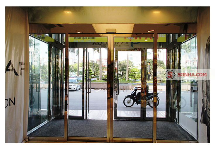 Cửa inox vàng gương